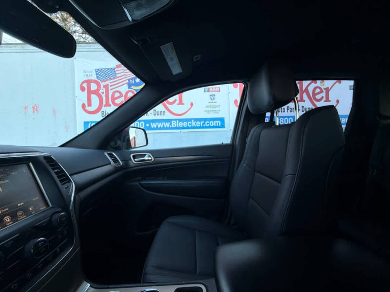 2017 Jeep Grand Cherokee Laredo