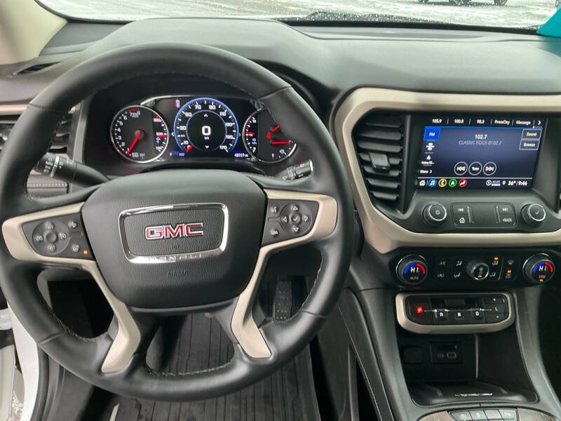 2023 GMC Acadia Denali