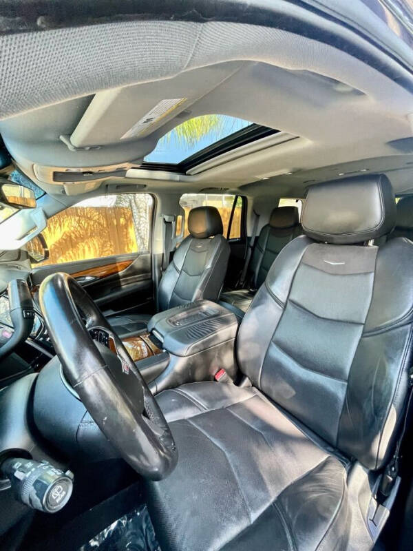 2018 Cadillac Escalade Luxury