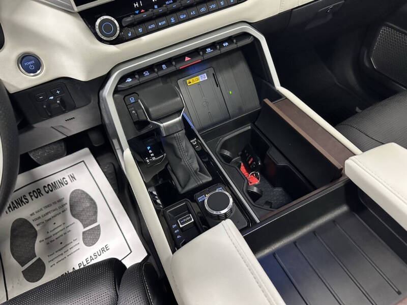 2024 Toyota Sequoia Capstone