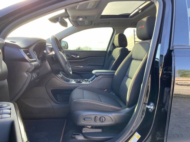 2023 GMC Acadia AT4