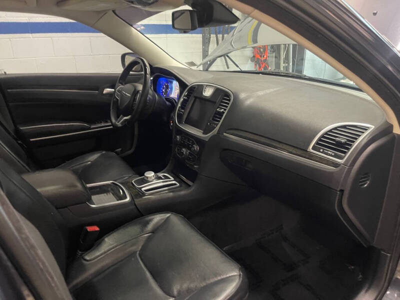 2017 Chrysler 300 C