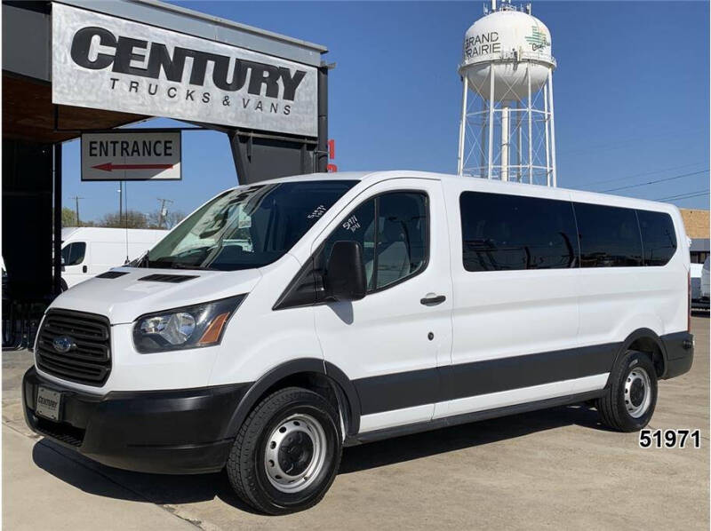 2018 Ford Transit Wagon XL's photo