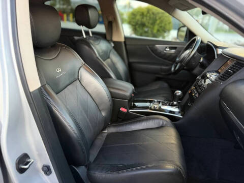 2011 Infiniti FX35