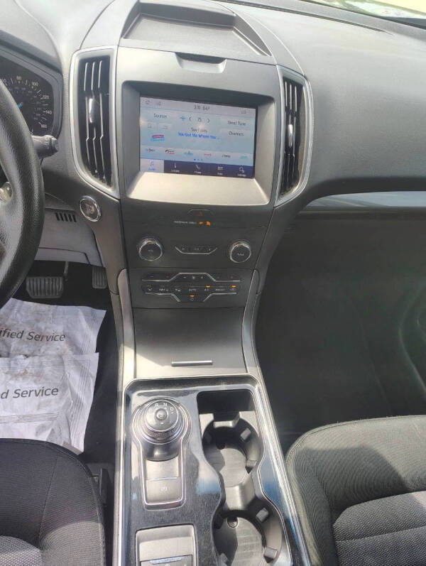 2020 Ford Edge SE