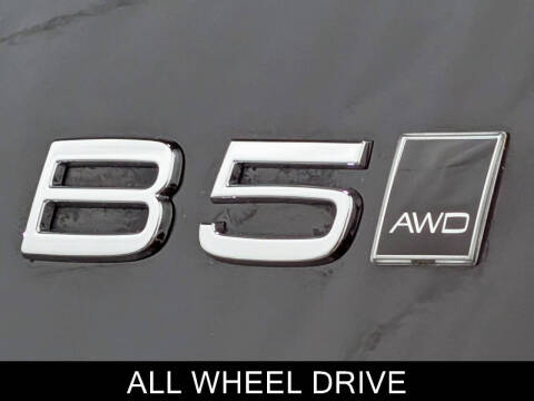 2025 Volvo XC90 B5 Plus Bright Theme 7P