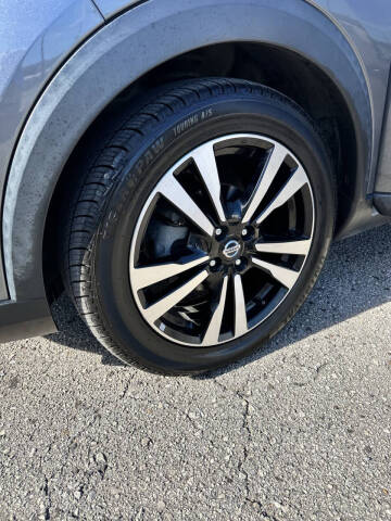 2020 Nissan Kicks SR