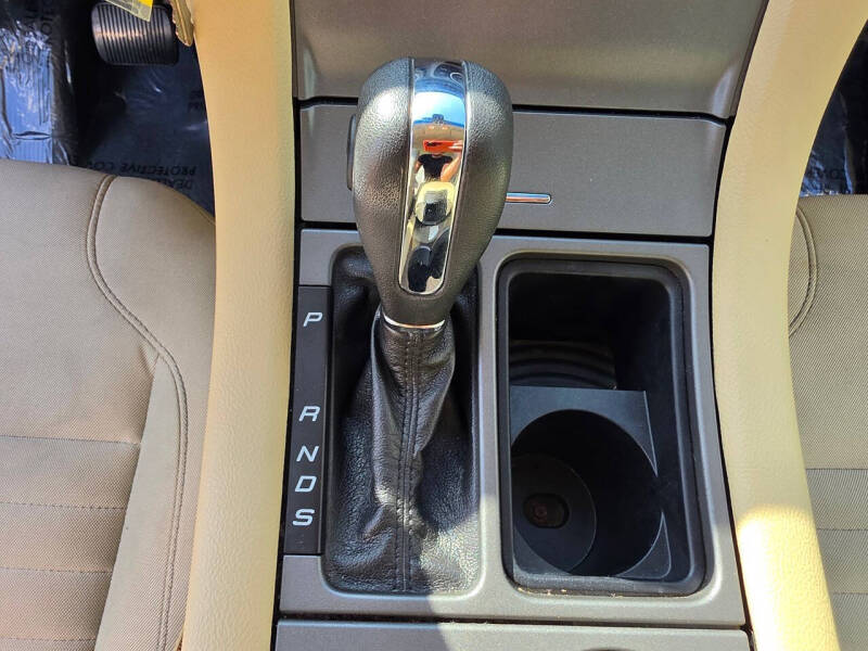 2013 Ford Taurus SE