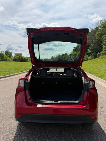 2019 Toyota Prius XLE AWD-e
