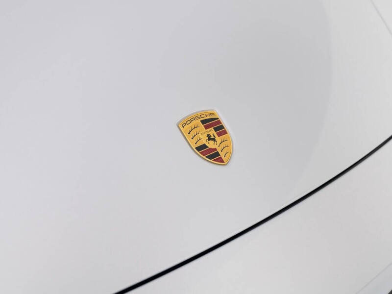 2025 Porsche 911 Carrera