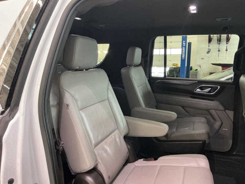 2022 Chevrolet Suburban LT