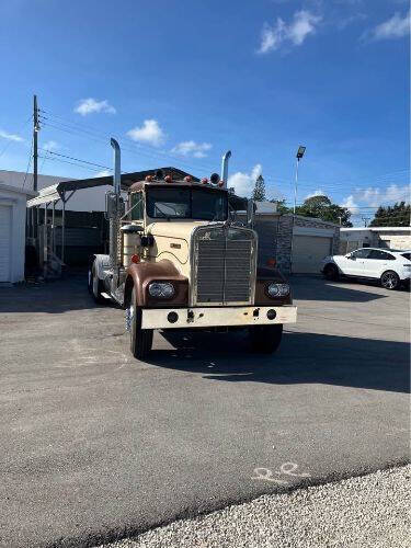 1965 Kenworth W900