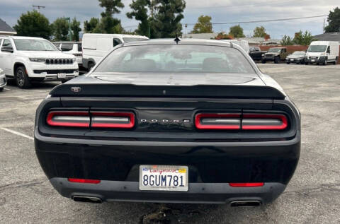 2018 Dodge Challenger SXT Plus