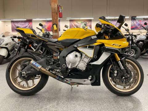 2016 Yamaha YZF-R1