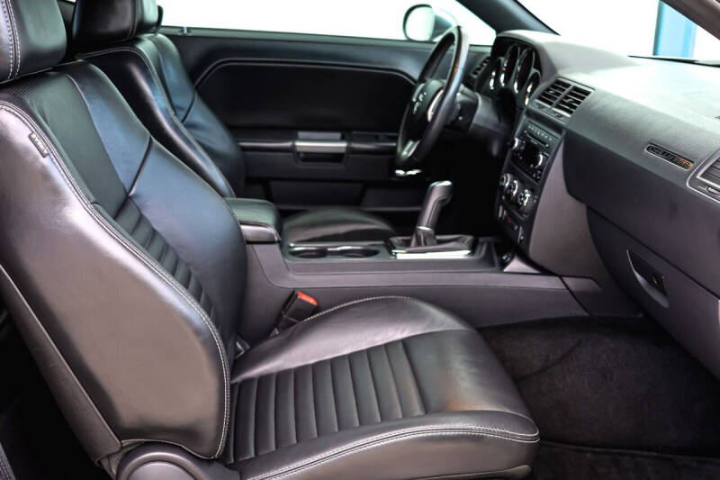 2013 Dodge Challenger R/T Plus