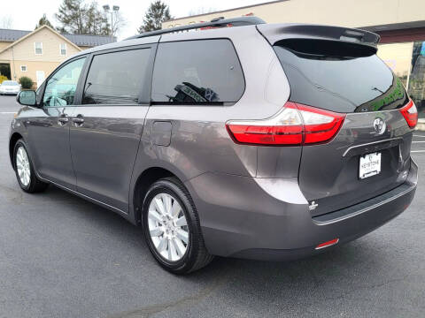 2017 Toyota Sienna LE 7-Passenger