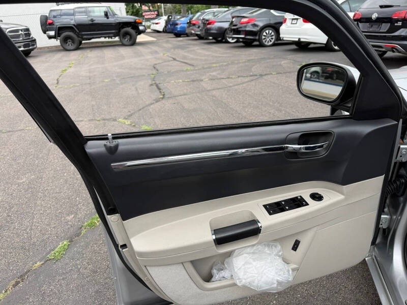 2006 Chrysler 300 SRT-8