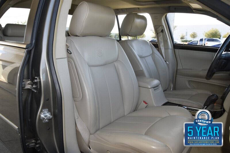 2011 Cadillac DTS Luxury Collection