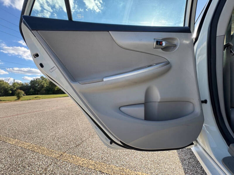 2012 Toyota Corolla LE