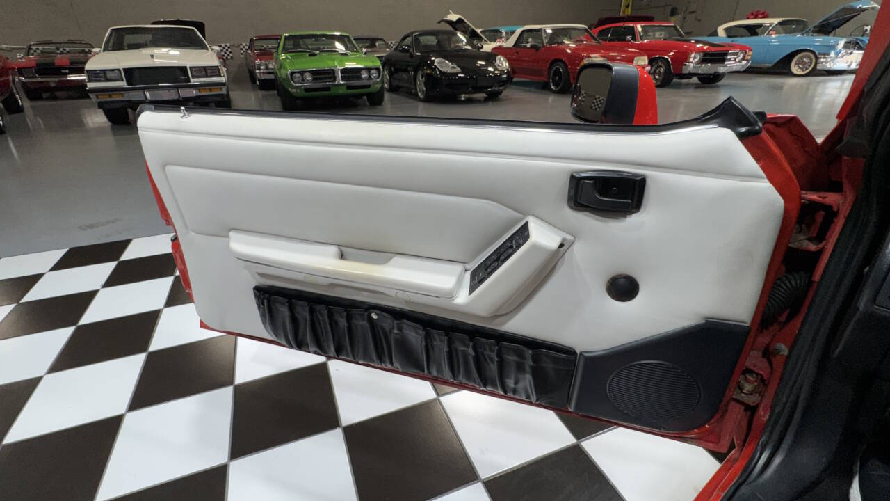 1992 Ford Mustang 30