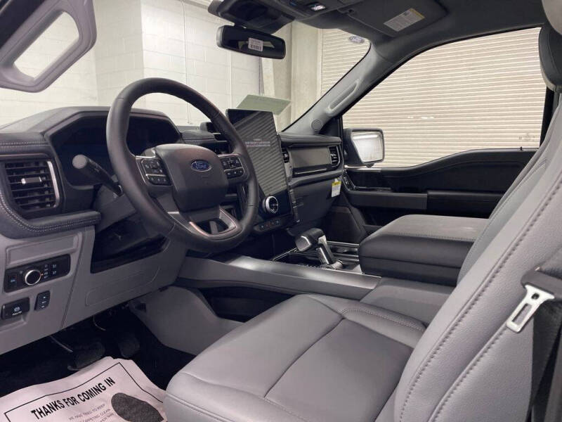 2025 Ford F-150 Lightning Flash