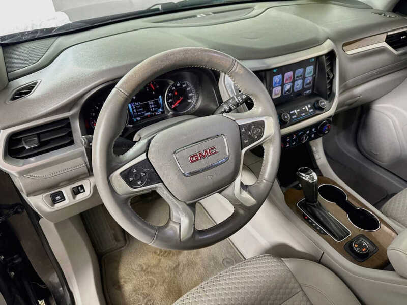 2017 GMC Acadia SLE-2