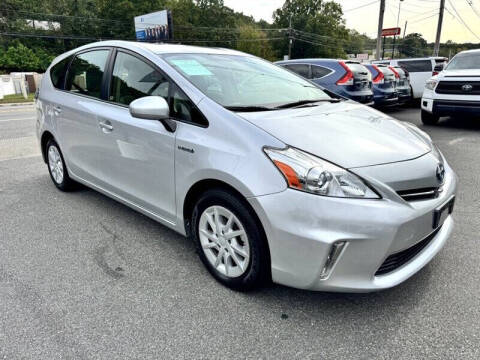 2014 Toyota Prius v Two