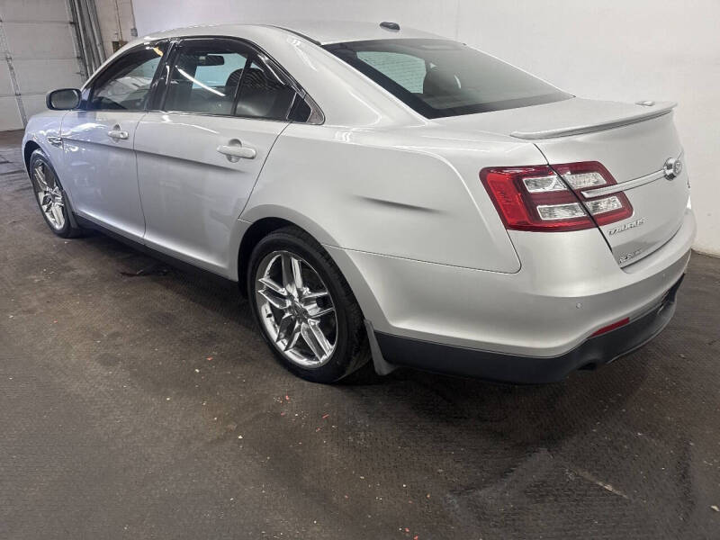2015 Ford Taurus Limited