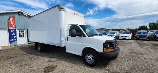 2014 GMC Savana for sale at URIEL's AUTOMOTIVE LLC in Middletown, OH