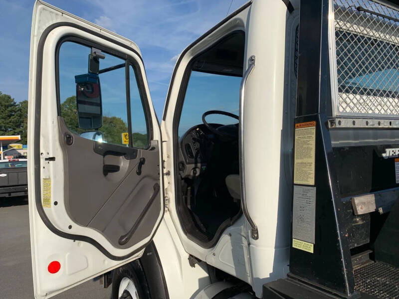 2011 Freightliner M2 112V