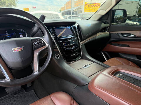 2016 Cadillac Escalade Luxury Collection