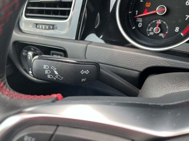 2019 Volkswagen Golf GTI 34