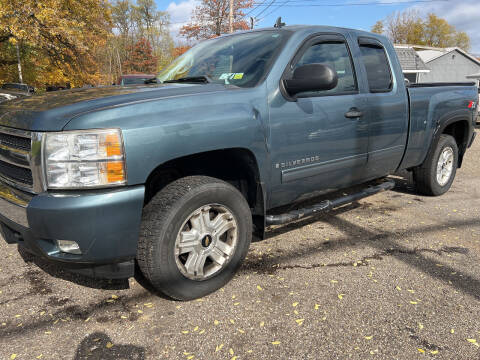 2009 Chevrolet Silverado 1500 for sale at MEDINA WHOLESALE LLC in Wadsworth OH