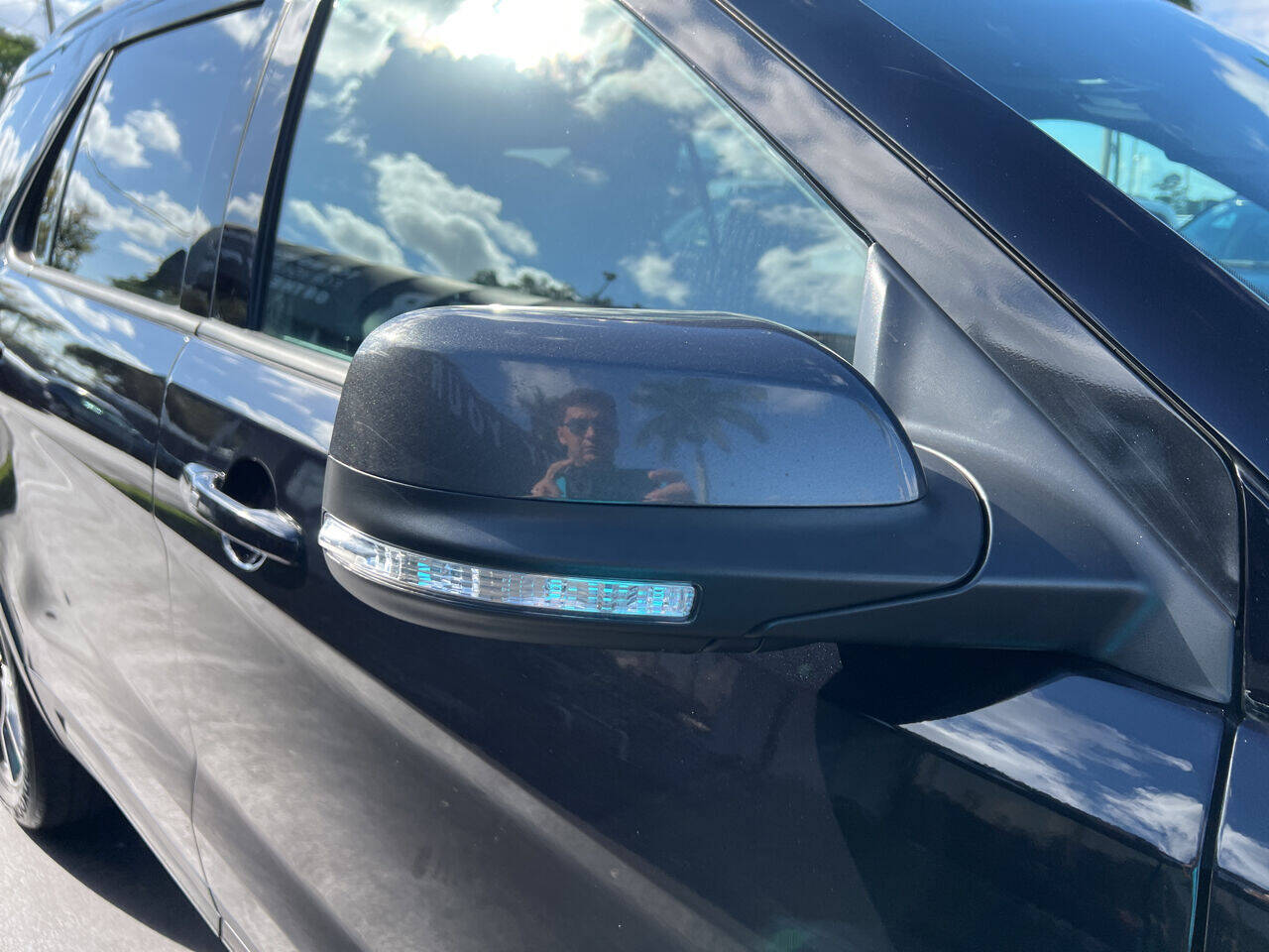 2019 Ford Explorer  - $26,900