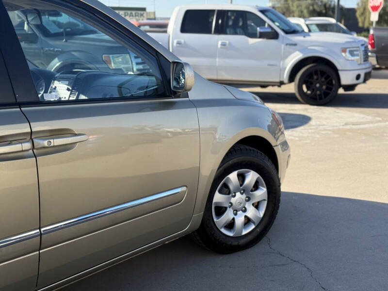 2007 Hyundai Entourage SE