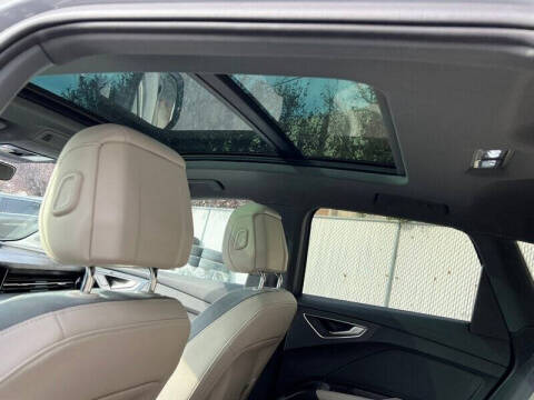 2022 Audi Q4 e-tron quattro Premium 50