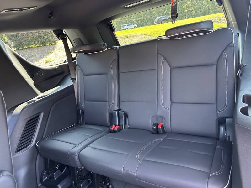 2025 GMC Yukon Elevation