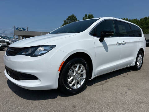 2025 Chrysler Voyager LX