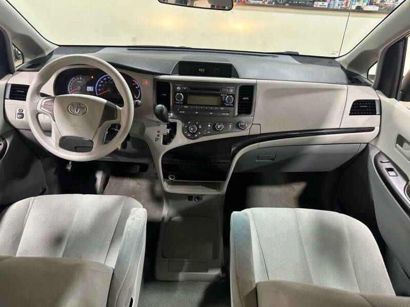 2012 Toyota Sienna