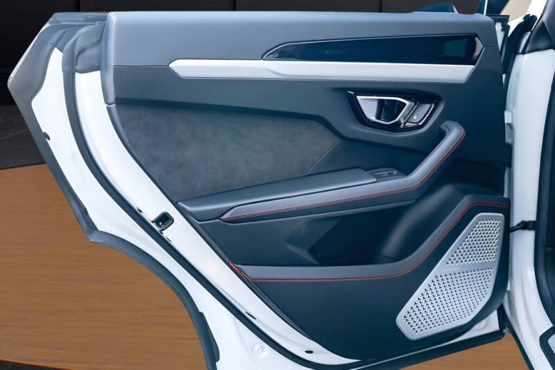 2023 Lamborghini Urus S