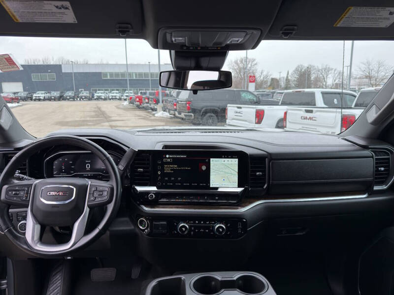 2025 GMC Sierra 1500 Elevation