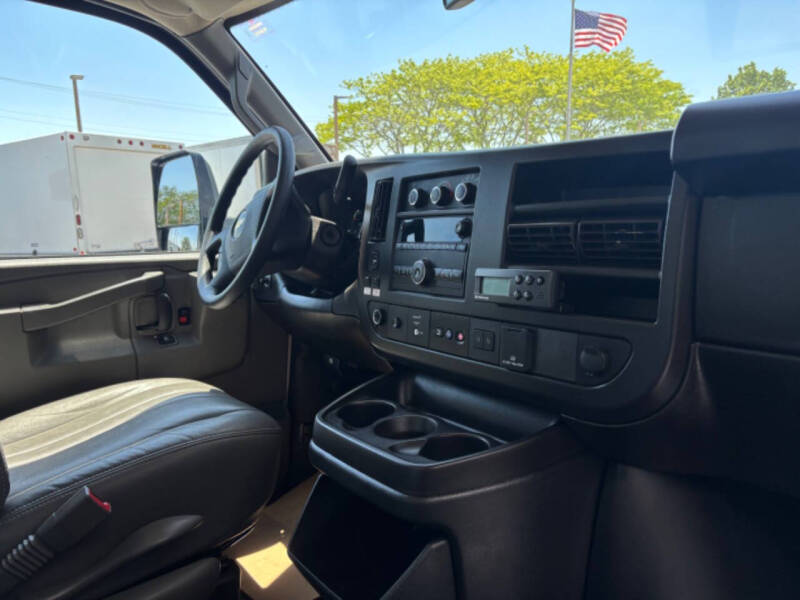 2024 Chevrolet Express Reefer Van