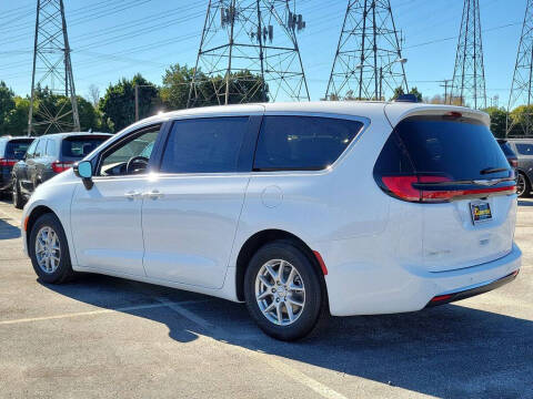 2026 Chrysler Pacifica Select