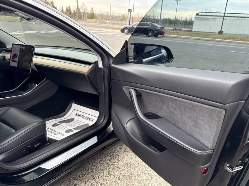 2019 Tesla Model 3 Standard Range Plus