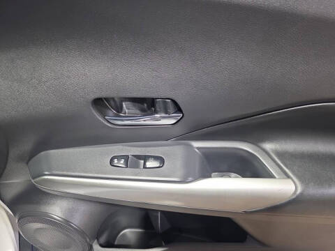 2019 Nissan Kicks SR