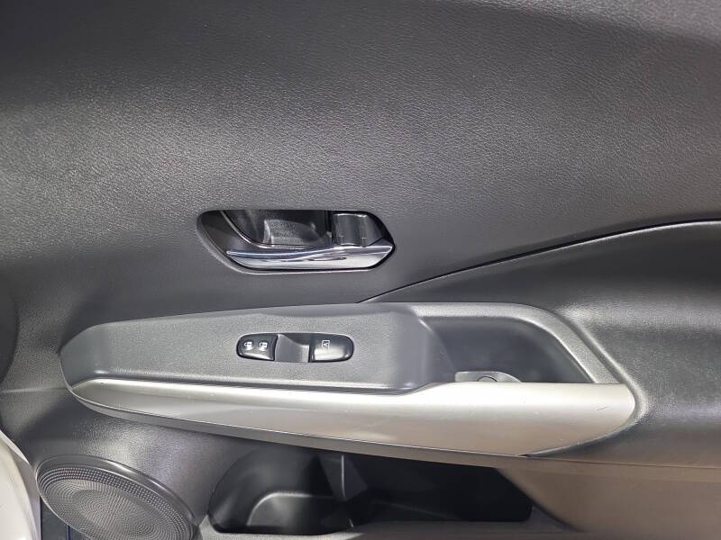 2019 Nissan Kicks SR