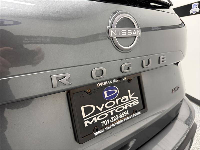 2025 Nissan Rogue SV