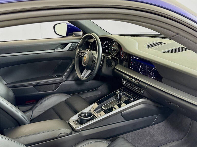 2022 Porsche 911 Carrera 4 GTS