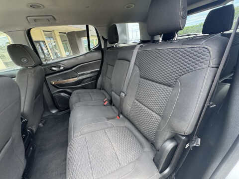 2017 GMC Acadia SLE-2
