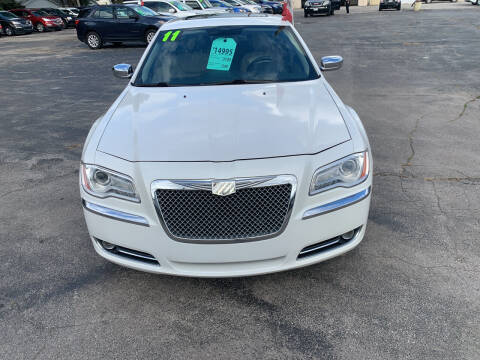 2011 Chrysler 300 for sale at PAPERLAND MOTORS in Green Bay WI